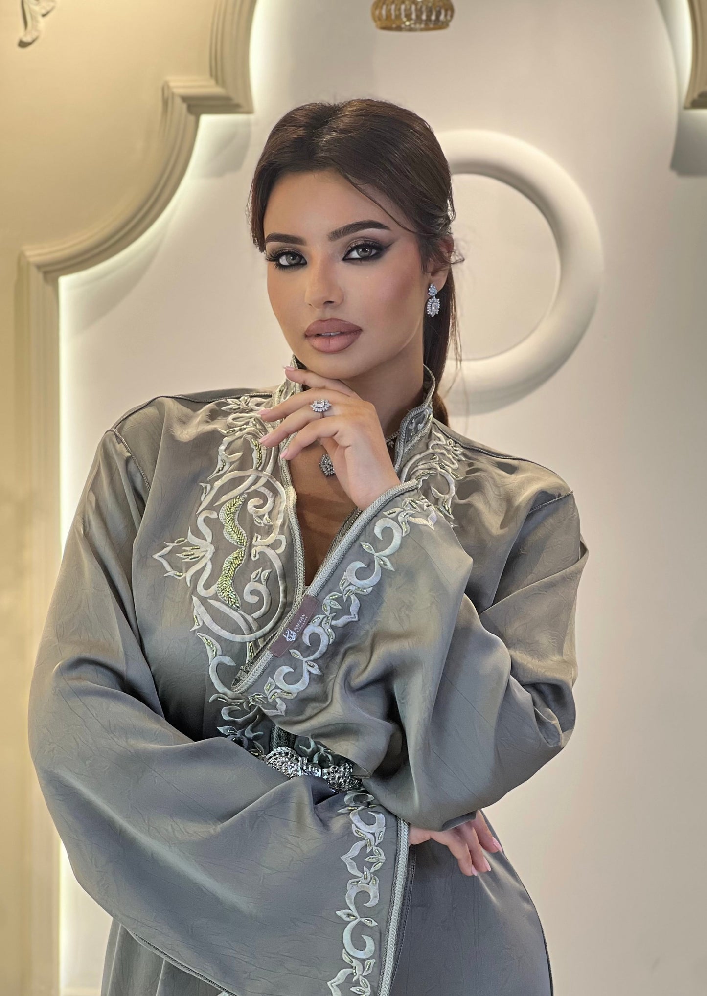 Nysa Elegance: Raffinée et Sophistiquée pour un Style Inoubliable